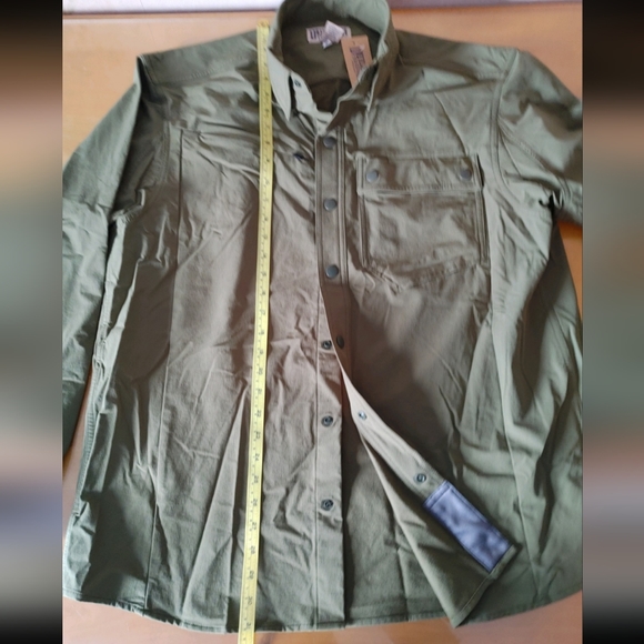 NWT Duluth Trading Co water resistant nylon snap button over-shirt - Picture 2 of 6